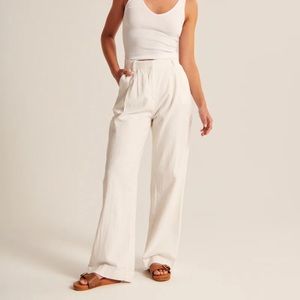 COPY - Abercrombie & Fitch Linen-Blend tailored wide leg pant in white XXS.